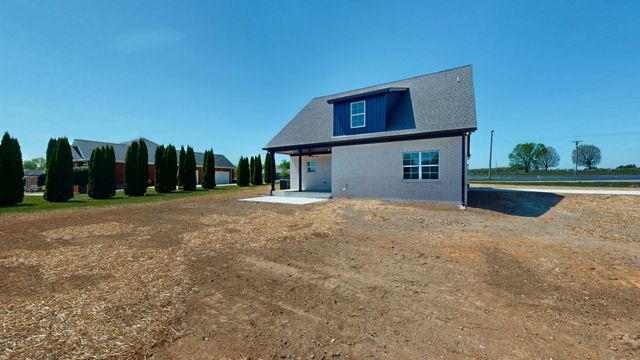608 Golf Club Dr, Smithville, TN 37166