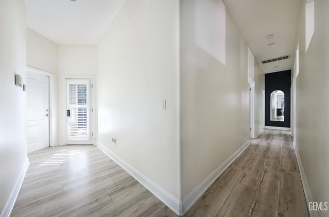 13300 Da Vinci Drive, Bakersfield, CA 93314