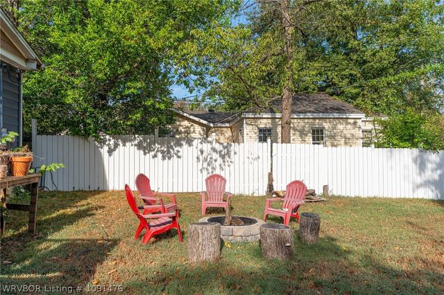 2205 S V Street, Fort Smith, AR 72901