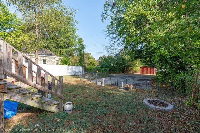 2205 S V Street, Fort Smith, AR 72901