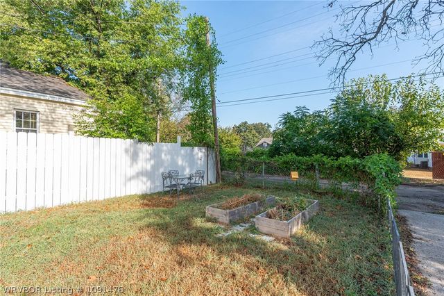 2205 S V Street, Fort Smith, AR 72901