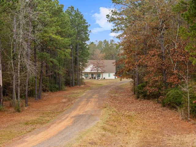 590 Old Woodley Rd., Marshall, TX 75672