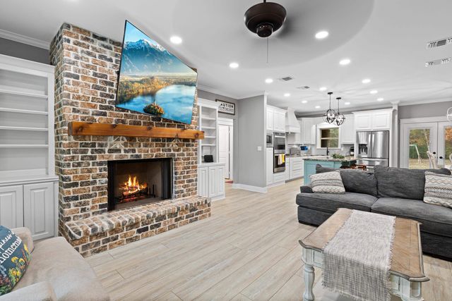 590 Old Woodley Rd., Marshall, TX 75672