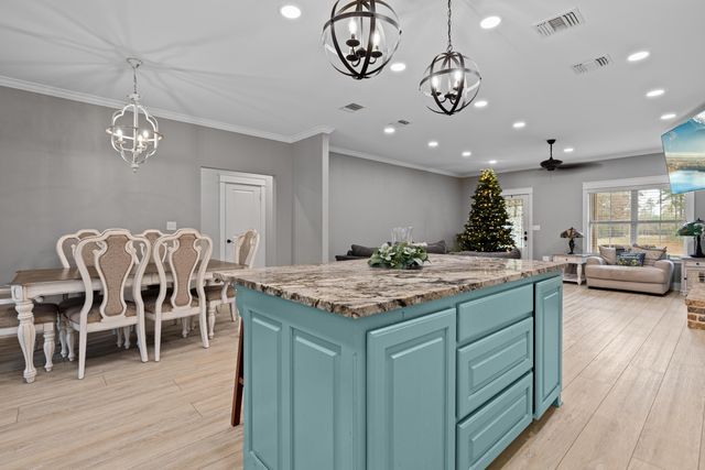 590 Old Woodley Rd., Marshall, TX 75672