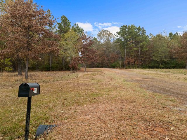 590 Old Woodley Rd., Marshall, TX 75672