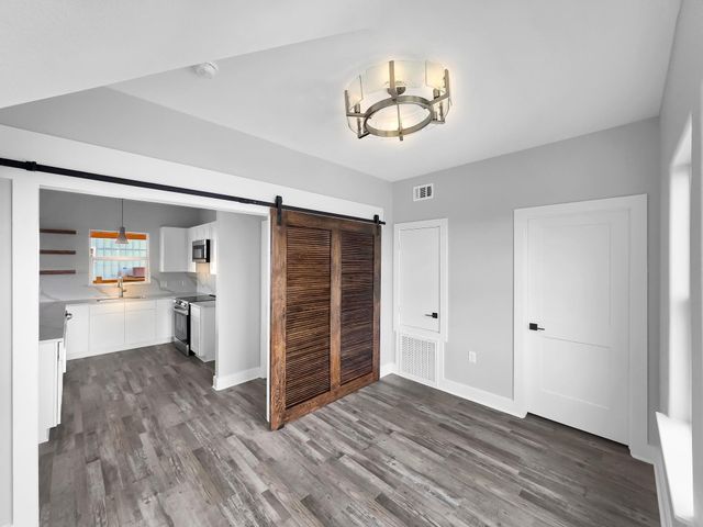 186 Ocean View Drive, Crystal Beach, TX 77650