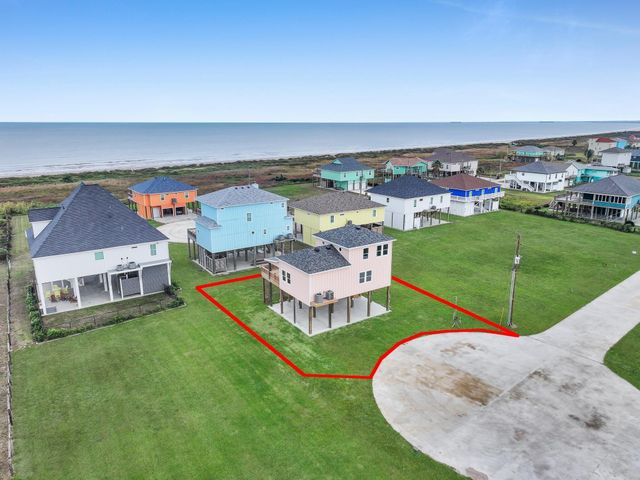 186 Ocean View Drive, Crystal Beach, TX 77650