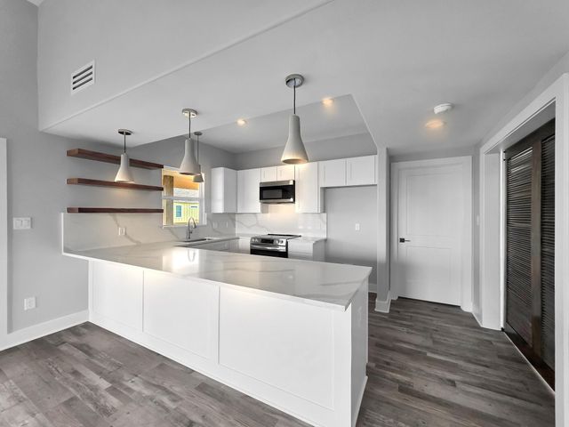 186 Ocean View Drive, Crystal Beach, TX 77650