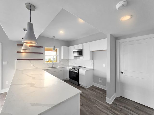 186 Ocean View Drive, Crystal Beach, TX 77650