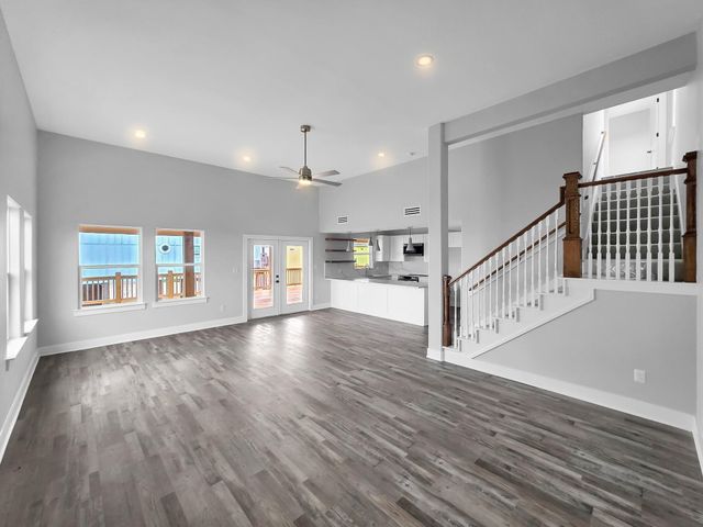 186 Ocean View Drive, Crystal Beach, TX 77650