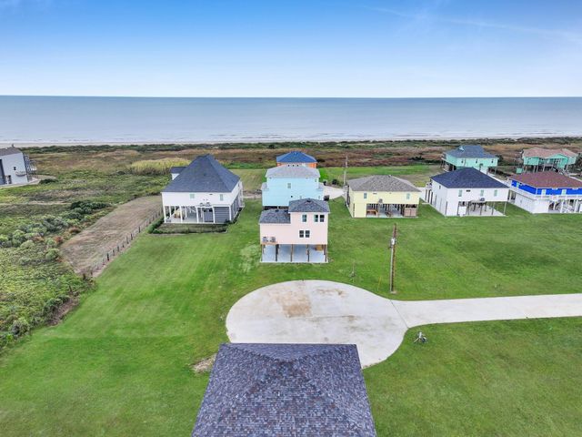186 Ocean View Drive, Crystal Beach, TX 77650