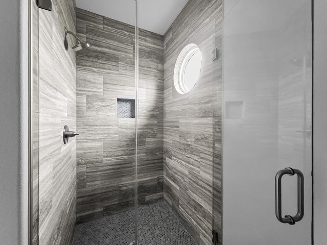 186 Ocean View Drive, Crystal Beach, TX 77650