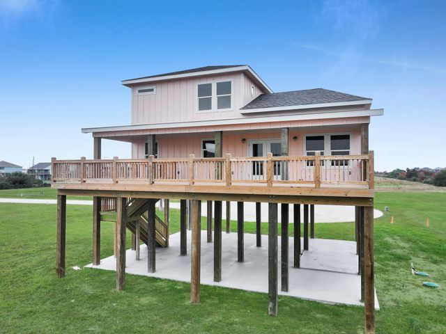 186 Ocean View Drive, Crystal Beach, TX 77650
