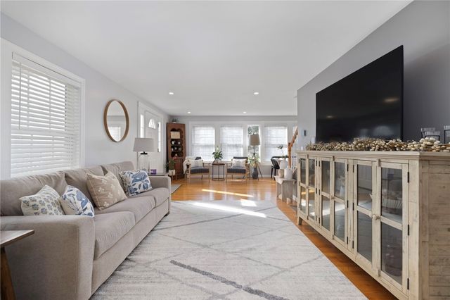 14 Hulls Court, Jamestown, RI 02835