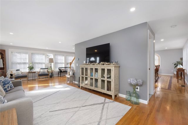 14 Hulls Court, Jamestown, RI 02835