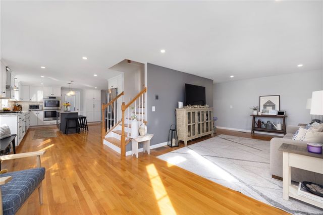 14 Hulls Court, Jamestown, RI 02835