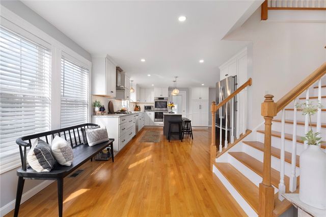 14 Hulls Court, Jamestown, RI 02835