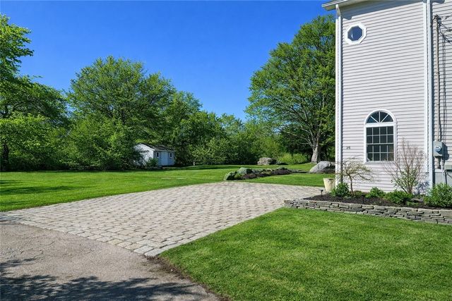 14 Hulls Court, Jamestown, RI 02835