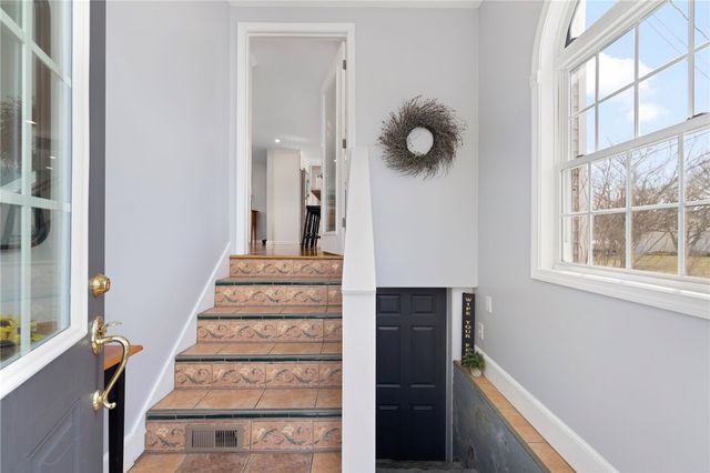 14 Hulls Court, Jamestown, RI 02835