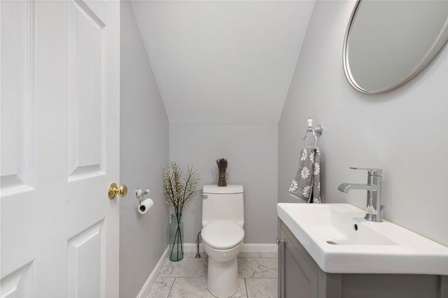 14 Hulls Court, Jamestown, RI 02835