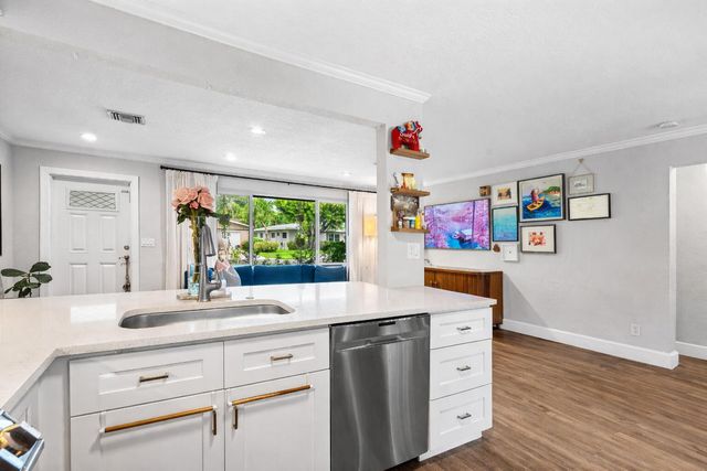 2810 SW 5th Street, Boynton Beach, FL 33435