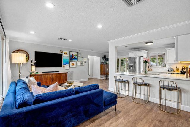 2810 SW 5th Street, Boynton Beach, FL 33435