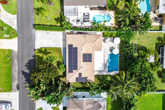 2810 SW 5th Street, Boynton Beach, FL 33435