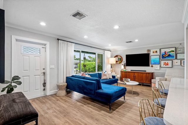 2810 SW 5th Street, Boynton Beach, FL 33435