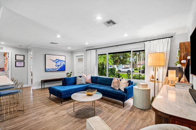 2810 SW 5th Street, Boynton Beach, FL 33435