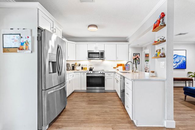 2810 SW 5th Street, Boynton Beach, FL 33435