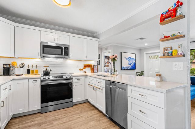 2810 SW 5th Street, Boynton Beach, FL 33435