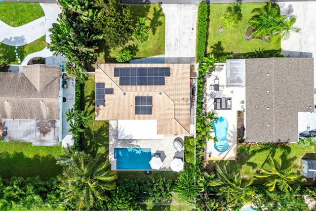 2810 SW 5th Street, Boynton Beach, FL 33435