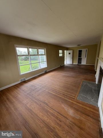 3546 WOODCREST AVE, Newtown Square, PA 19073