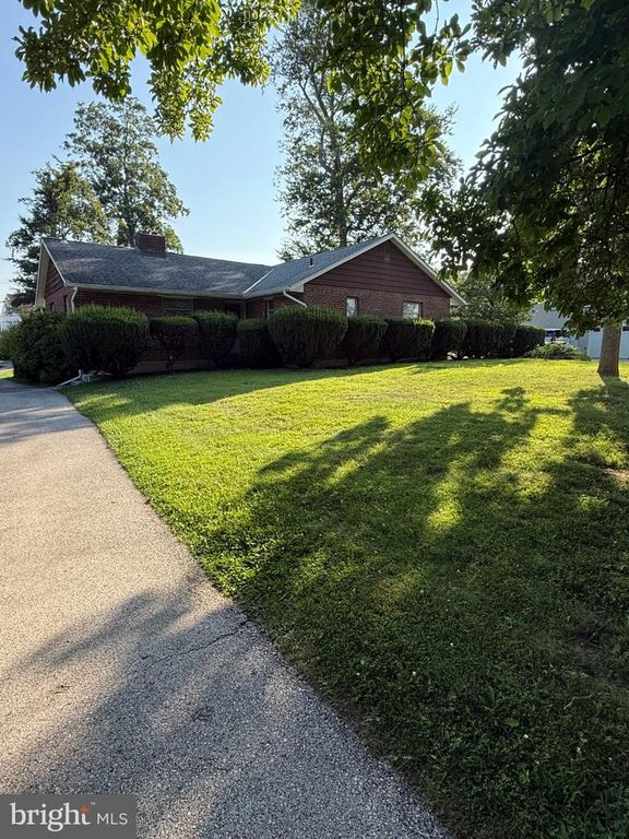 3546 WOODCREST AVE, Newtown Square, PA 19073