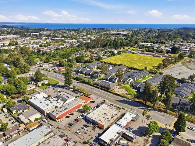 2525 Soquel Drive A, Santa Cruz, CA 95065