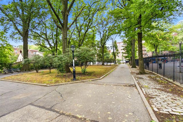 143-36 37th Avenue 5A, Flushing, NY 11354