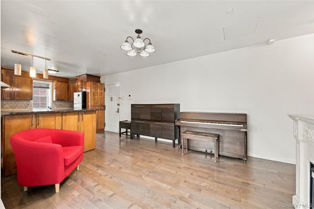 143-36 37th Avenue 5A, Flushing, NY 11354