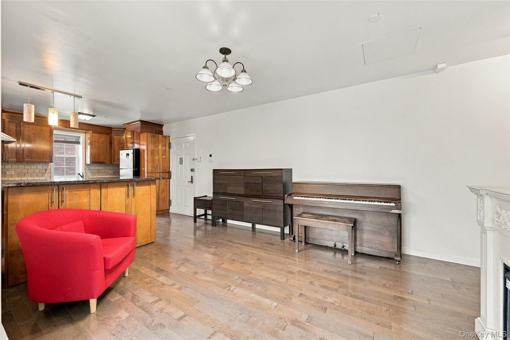 143-36 37th Avenue 5A, Flushing, NY 11354 — photo 5