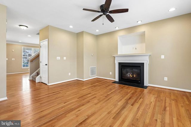 43110 BARONS ST, Chantilly, VA 20152