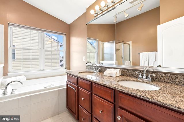 43110 BARONS ST, Chantilly, VA 20152