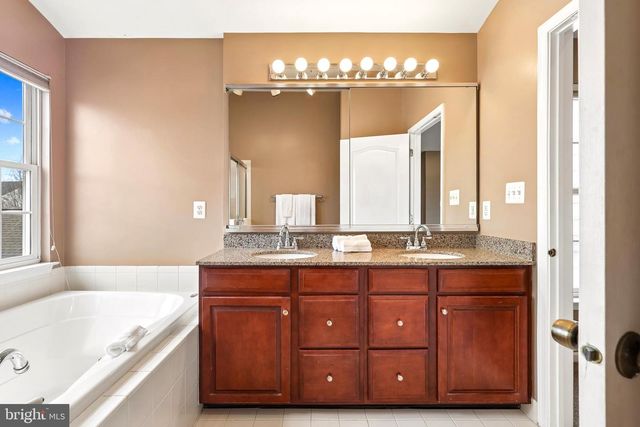 43110 BARONS ST, Chantilly, VA 20152