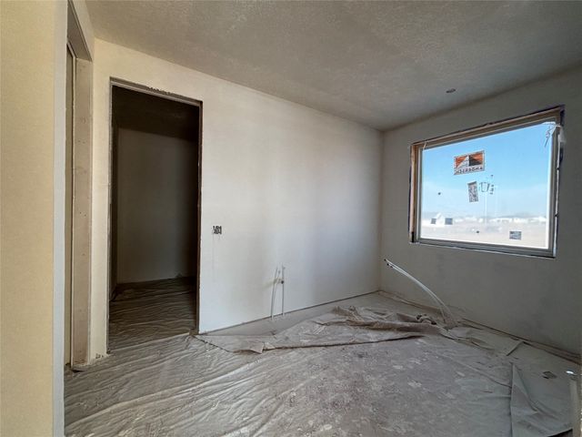 17612 Oakwood Drive, Urbandale, IA 50323