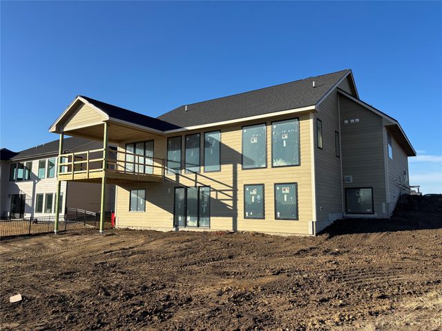 17612 Oakwood Drive, Urbandale, IA 50323