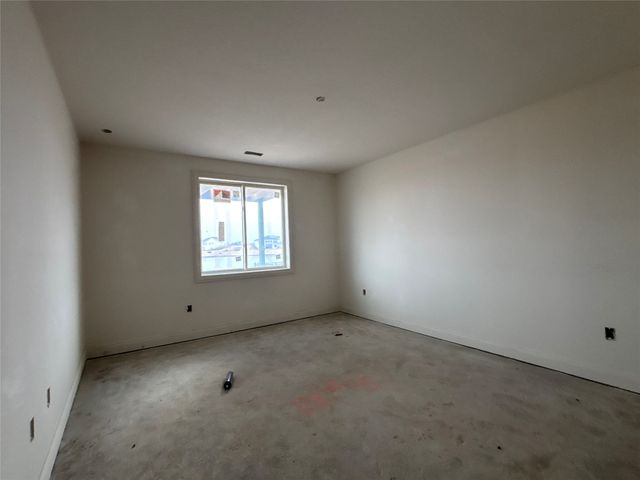 17612 Oakwood Drive, Urbandale, IA 50323