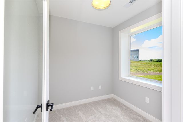 17612 Oakwood Drive, Urbandale, IA 50323