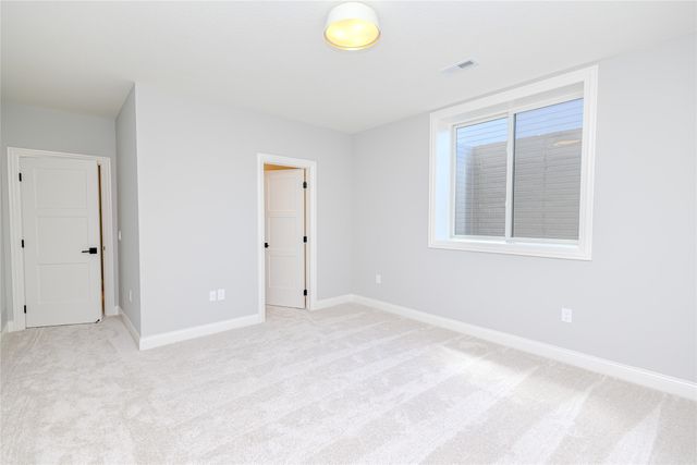 17612 Oakwood Drive, Urbandale, IA 50323