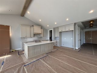17612 Oakwood Drive, Urbandale, IA 50323