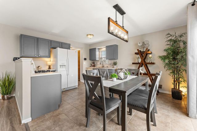 259 Fox Trail Court, Hobart, IN 46342