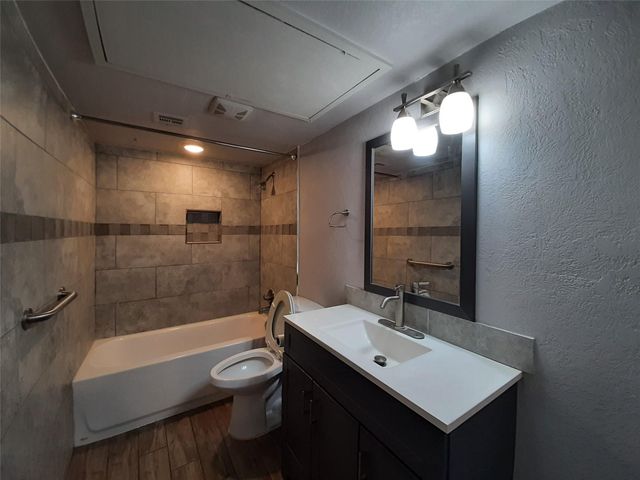 9707 Richmond Avenue 96, Houston, TX 77042