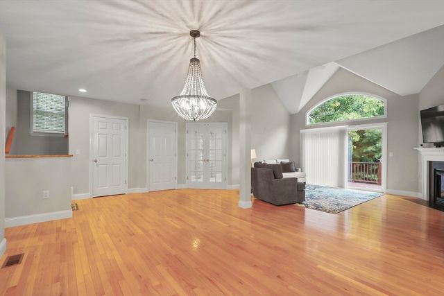 1 Hollyhock Knoll Ct 1, Bourne, MA 02532